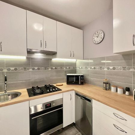 Apartament Przy Atrium, Stacja Metra Rondo Onz Varşova Dış mekan fotoğraf