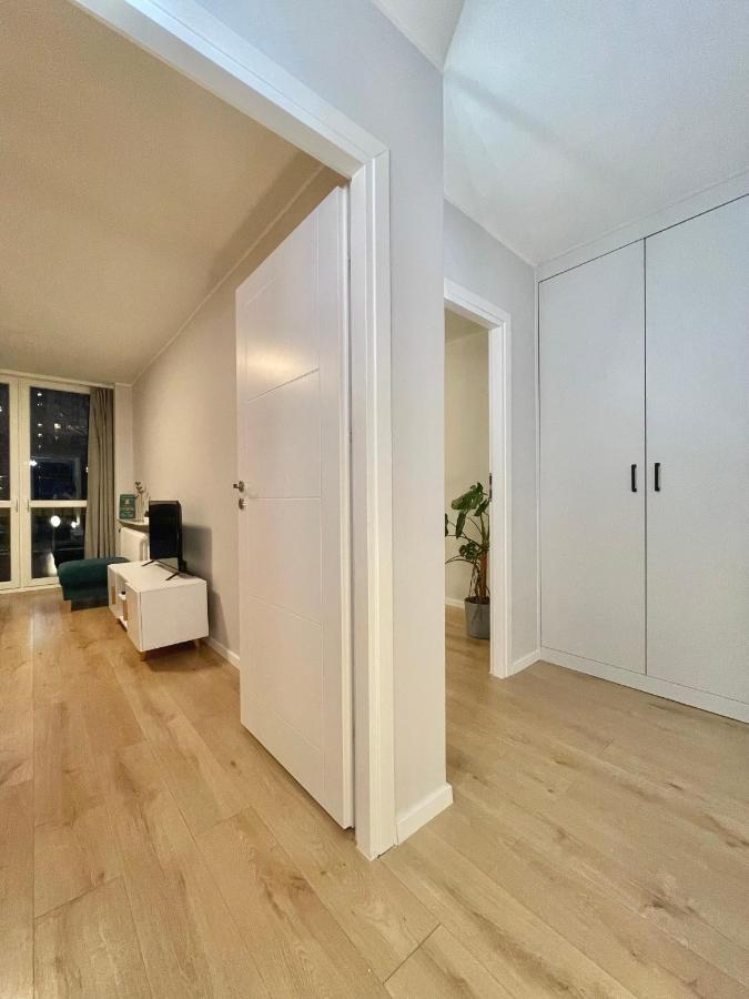 Apartament Przy Atrium, Stacja Metra Rondo Onz Varşova Dış mekan fotoğraf