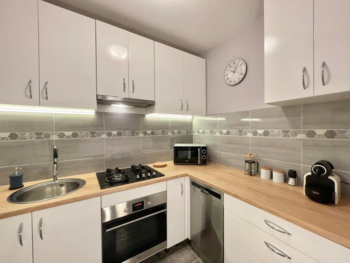 Apartament Przy Atrium, Stacja Metra Rondo Onz Varşova Dış mekan fotoğraf