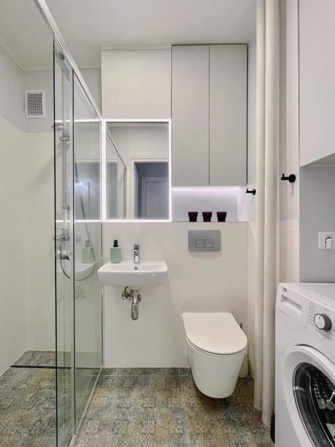 Apartament Przy Atrium, Stacja Metra Rondo Onz Varşova Dış mekan fotoğraf